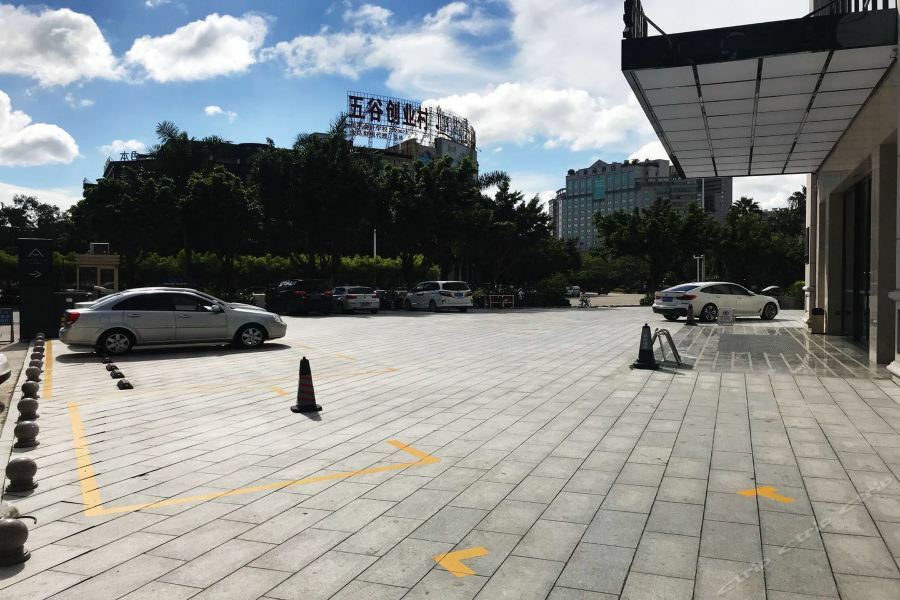 Atour Hotel Maoming Екстериор снимка